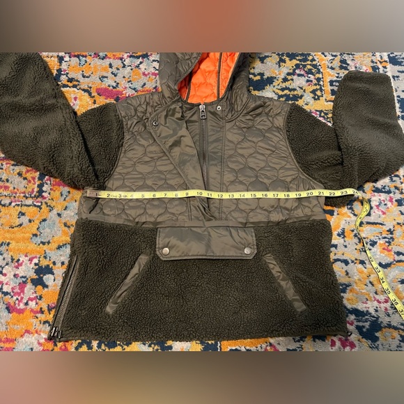 Veronica Beard Leo Sherpa Quilted Pullover - Picture 7 of 11